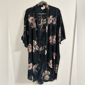 Everly Navy Blue Floral Kimono Size Small